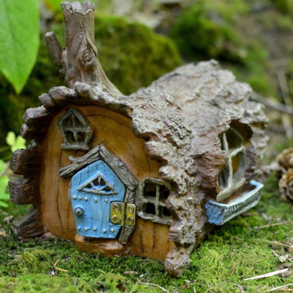 Maison de fée rondin de bois pour jardin de fées