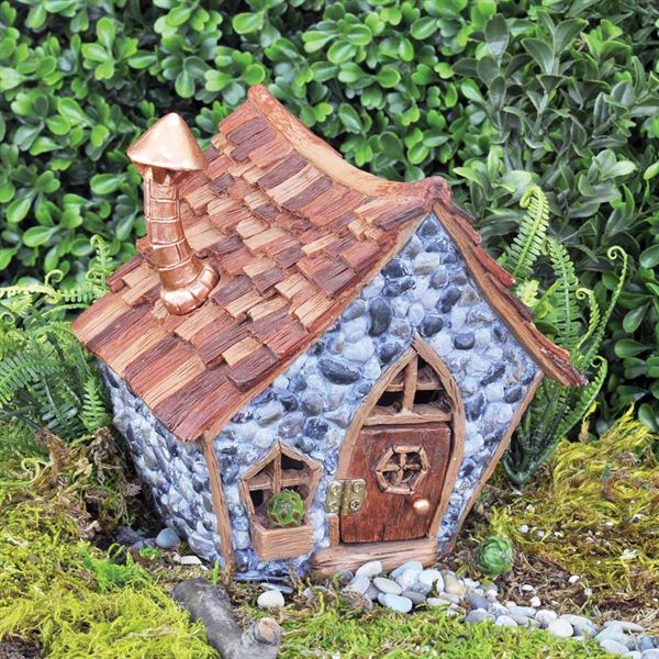 Maisons miniatures en pierre pour décorer le jardin